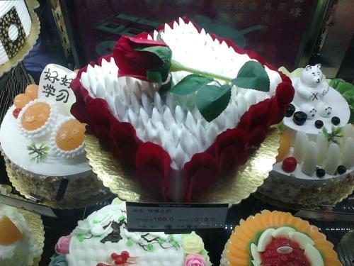 女子爆料蛋糕事件视频,揭露食品安全背后的惊人真相  第3张