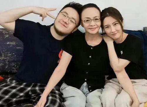 娱乐吃瓜姐妹,揭秘吃瓜姐妹们的幕后故事  第3张