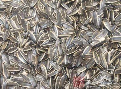 焦糖瓜子爆料怎么做的视频,焦糖瓜子制作过程全解析 第3张 焦糖瓜子爆料怎么做的视频,焦糖瓜子制作过程全解析 第3张